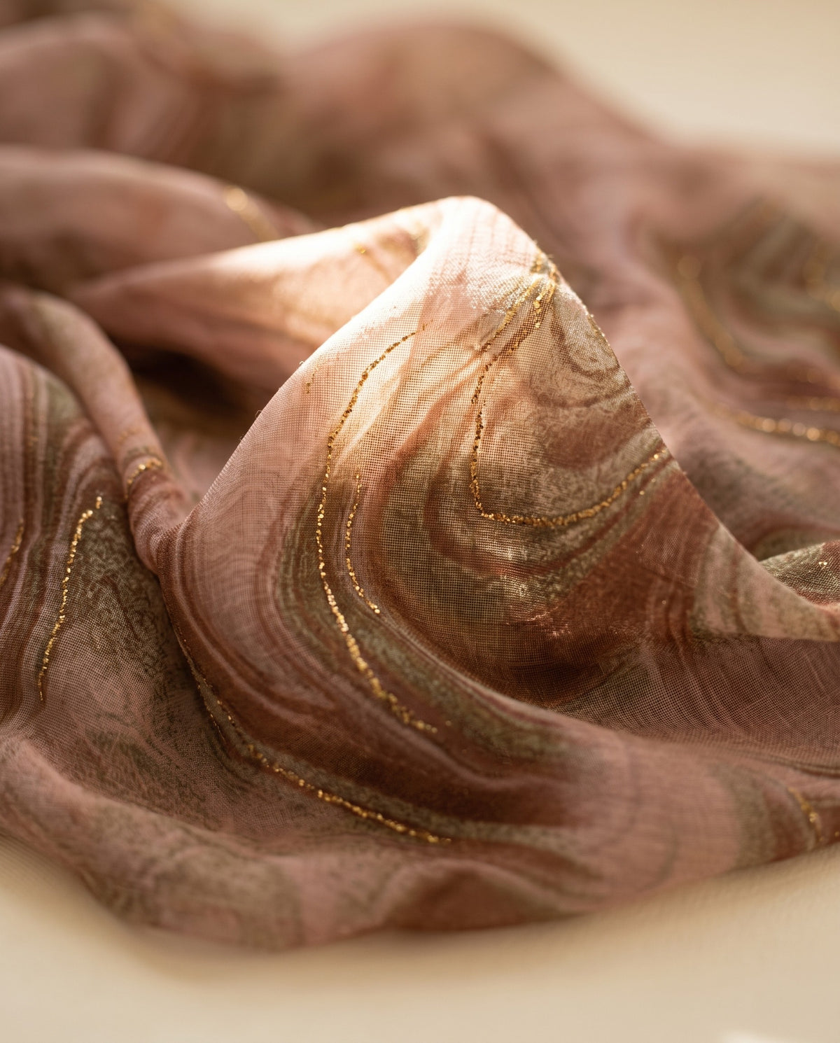 Chiffon Hijab Marble in Copper Vein, fabric detail